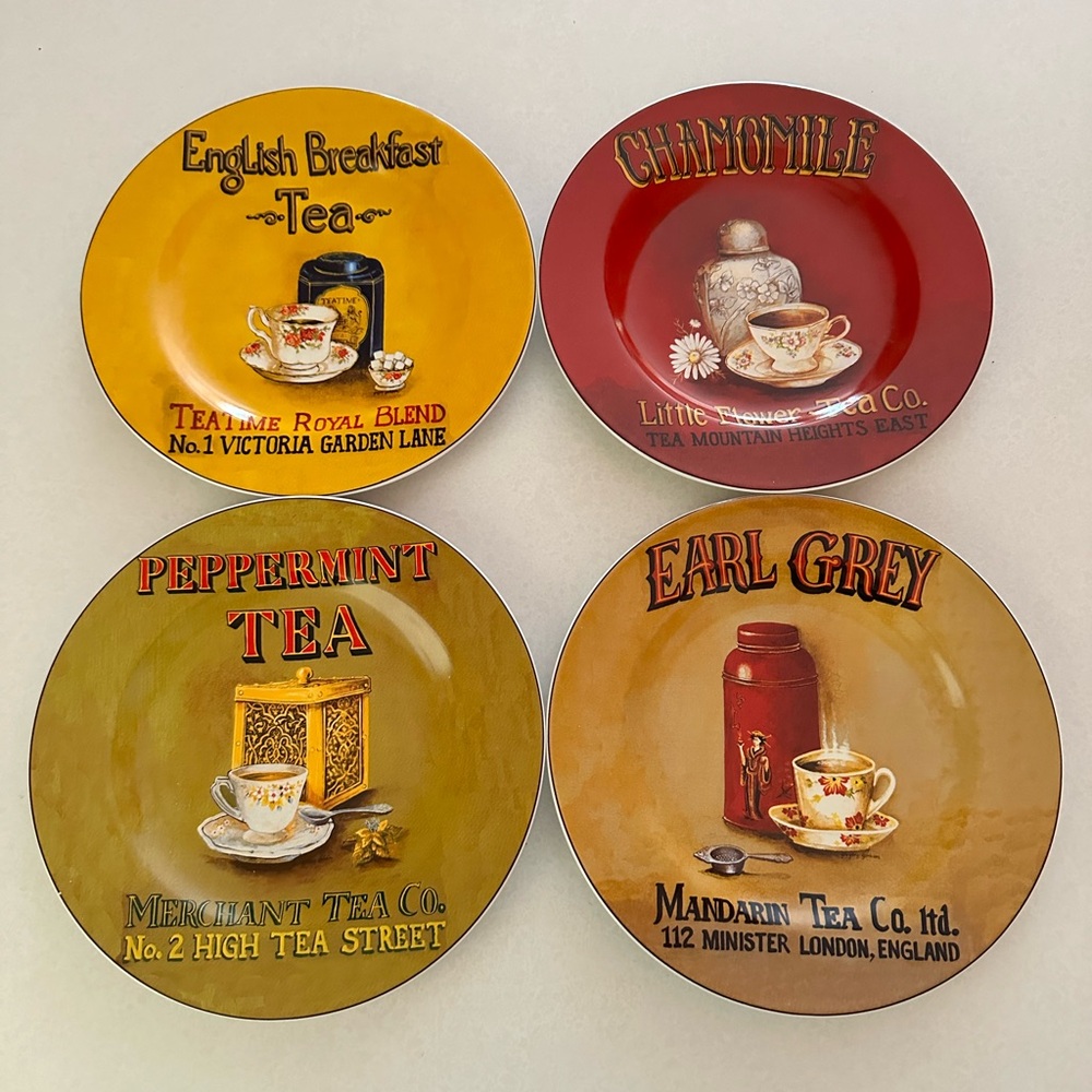 Sakura 'Tea Cups' 4 Dessert Plates Greg
Gorham Design Set of 4 🌺